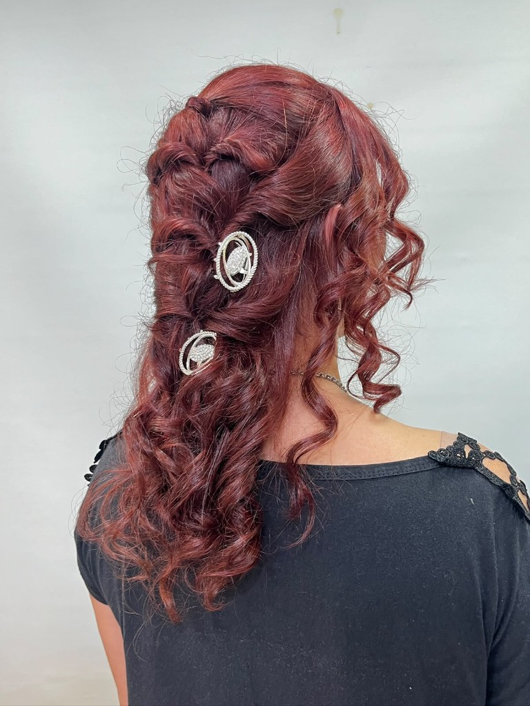 Media cola trenzada con ondas